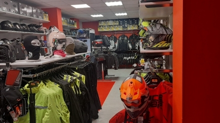 OUTLETMOSTORE apre a CATANZARO - OUTLETMOTOSTORE